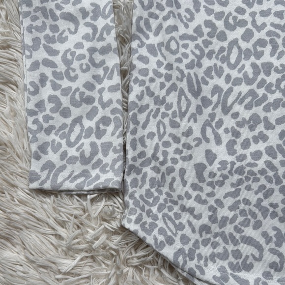Magnolia Boutique Leopard Funnel Neck Tunic 💗 Gray & Ivory - Picture 10 of 15